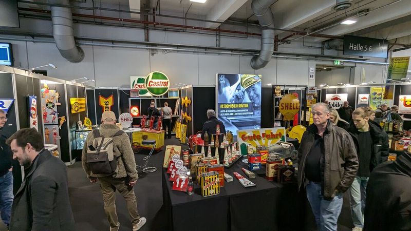 Erstmals in diesem Jahr im Programm: eine Versteigerung von sogenanntem Petromobiliia, ... (Bild: Dominsky – VCG)