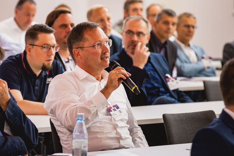 Impressionen vom 24. Würzburger EMS-Tag: Im Mittelpunkt standen aktuelle Branchenthemen, praxisnahe Impulse und insbesondere der persönliche Austausch innerhalb der EMS-Community. (Bild: Stefan Bausewein)