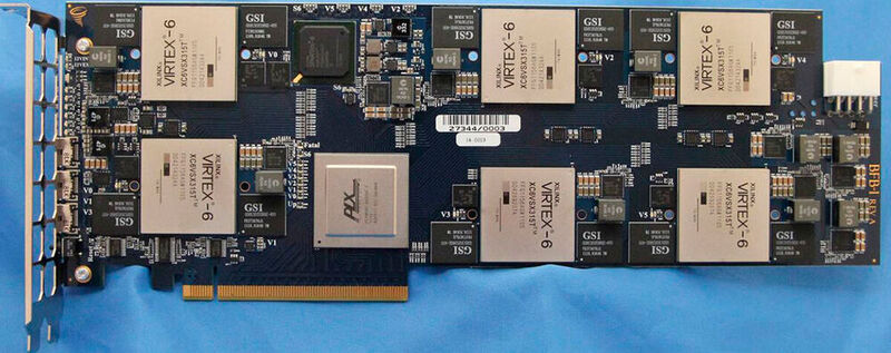 Die Abbildung zeigt den Prototypen eines 6x-FPGA-Board von Microsoft von einem bahnbrechenden Projekt aus dem Jahre 2014. 