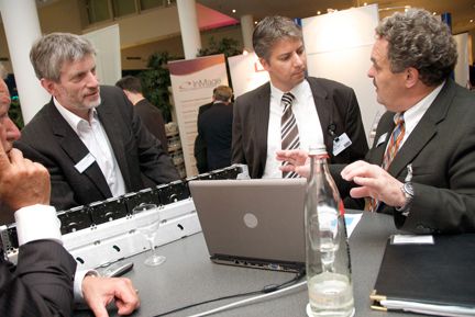 Bei HMK konnten sich die Teilnehmer eine RAM-SAN 300 mit 32GB und einer IOPS Anzahl von 200.000 mit dem IO-Meter live am Stand ansehen. (Archiv: Vogel Business Media)