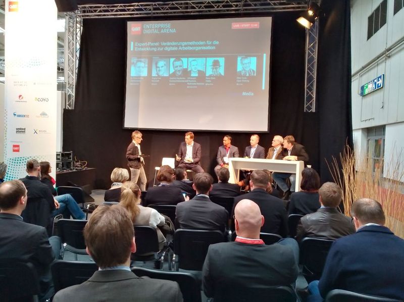 Podiumsdiskussionen gehören zur Cebit dazu. (Robert Horn)