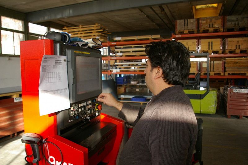 La saisie des programmes de découpage peut s'effectuer soit à deux pas de la machine soit à distance au bureau de construction. (Image: MSM / JR Gonthier)