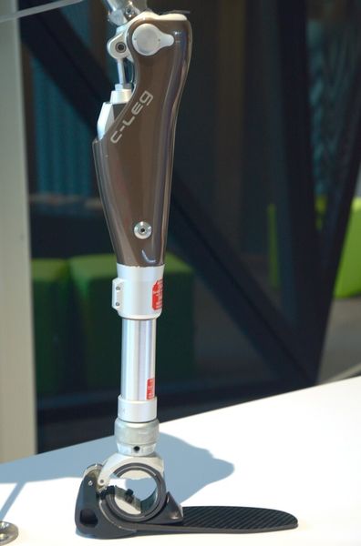Die Beinprothese von Otto Bock Healthcare kombiniert Pre-Preg-CFK mit Aluminium und Titan. (Bild: Michel)