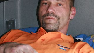 Muss öfter in den Schlafsack: Fahrer wie Wolfgang Mustapic achten ganz genau auf die Lenk- und Ruhezeiten. Bild: Rüdinger (Archiv: Vogel Business Media)