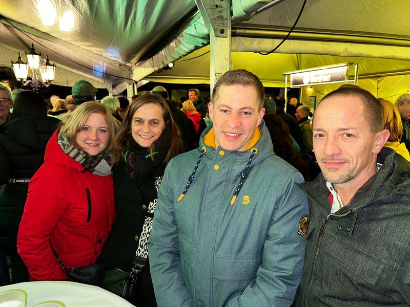 Sabrina Mertens (ALSO) mit Doris Nohl, André Ambrosiusund Sascha Bosen (Seagate). (Bild: Vogel IT-Medien)