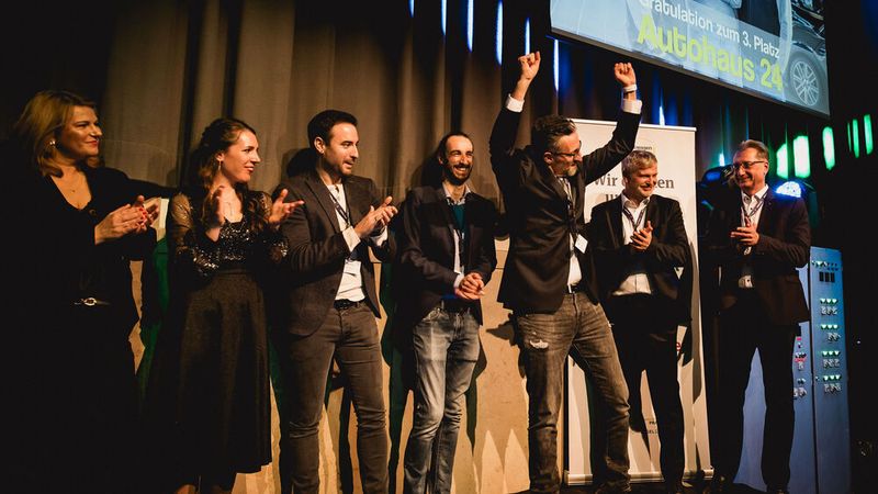 Cristobal Parra Ruiz freut sich über Platz 3 für Autohaus 24. (Bild: Foto: Stefan Bausewein)