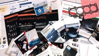 Das Musterpaket enthält Kfz-Teile und Anschauungsmaterial. (Bild: Qualität ist Mehrwert)