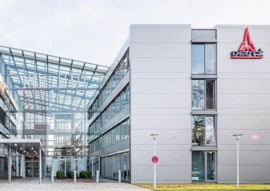 Um sich auch im Bereich Generatoren zu stärken, hat der Kölner Motorenhersteller Deutz den brasilianischen Generatorspezialisten Maxi Trust Power für Millionen gekauft ...(Bild:  Deutz)