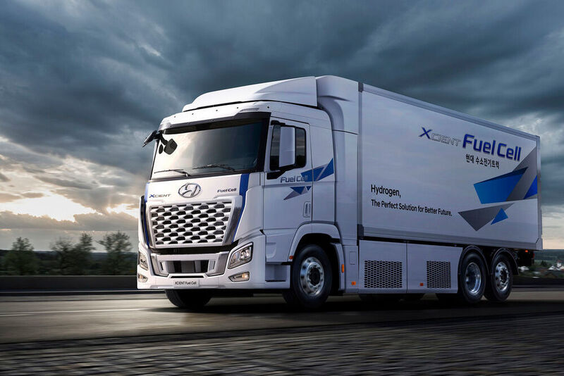 Der Brennstoffzellen-Lkw Xcient Fuel Cell soll Basis für eine neue Zugmaschine sein, die 2024 auf den Markt kommt. (Hyundai)