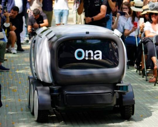 Something like this could have happened last week at the Technical University of Braunschweig during a demonstration where an autonomous transport robot delivered packages – without any human intervention. Read here what dpa has learned about the action ...(Image: Technical University of Braunschweig)
