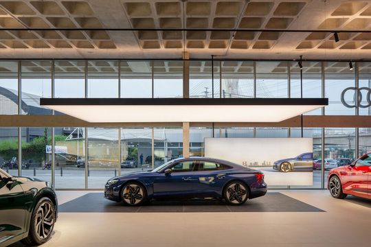 Das neue Schauraumkonzept Audis soll modular sein und für Händler auf freiwilliger Basis kommen.(Bild:  Audi)