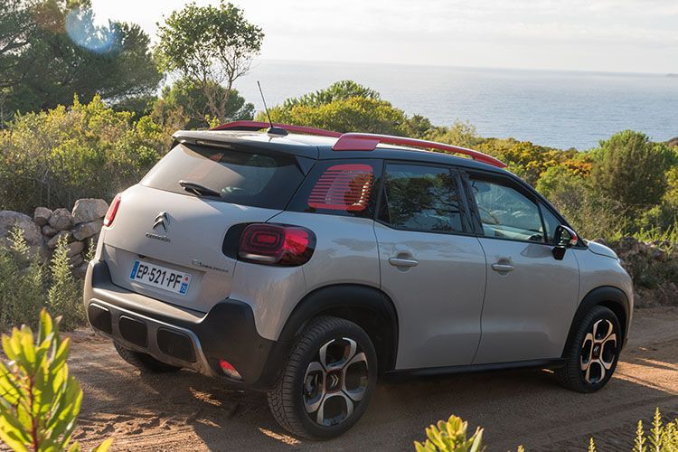 Von hinten kann man dem Citroën C3 Aircross seine Van-Seele noch gut ansehen. (Citroën)