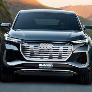 (Audi)