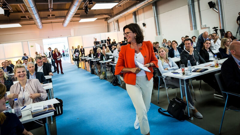 Regina Mehler zeigt, wie man seine eigene Marke aufbaut, um seine Karriereziele zu erreichen. (Vogel Business Media © Stefan Bausewein)