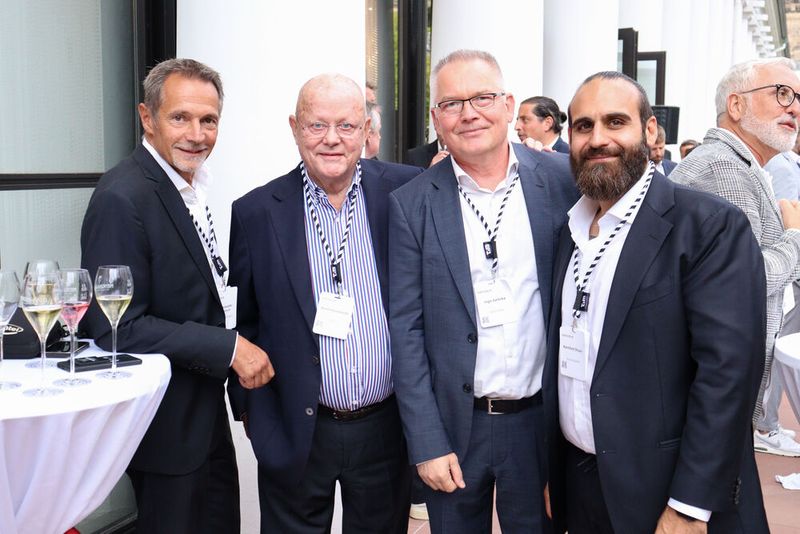 (V. l.) Karl Milojkovic (Dell Technologies), Gerd Henneveld (TIM), Ingo Gehrke (Dell Technologies) und Rambod Shoari (BluVisio) (Bild: TIM)