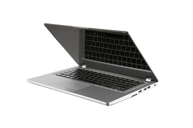 Maximal misst das U2442T 339 x 233 x 22,5 Millimeter. (Bild: Gigabyte)