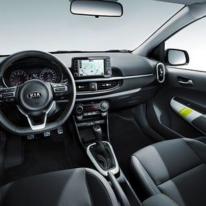 (Kia)