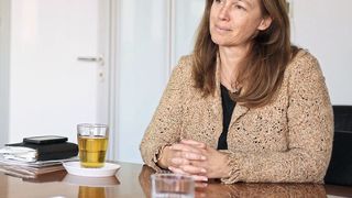 Susanne Kunschert im Gespräch mit  MM-Maschinenmarkt-  Chefredakteur  Benedikt Hofmann. (Bild: Pilz)