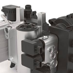 Das neue Thermomanagementmodul von Mahle fasst Wärmetauscher, Kühlmittelpumpen, Kondensator, Chiller, Sensorik und Ventile in einer Einheit zusammen und soll dadurch wesentlich effizienter arbeiten.(Bild:  Mahle)