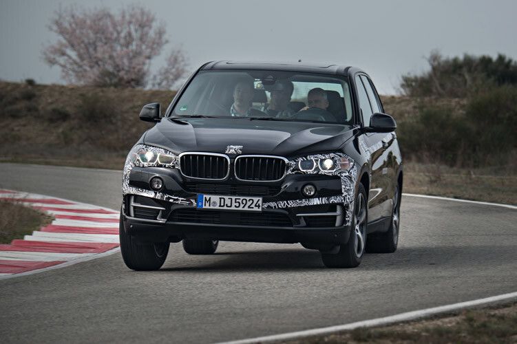 Das Zusammenspiel funktioniert reibungslos und kaum spürbar. (Foto: BMW)