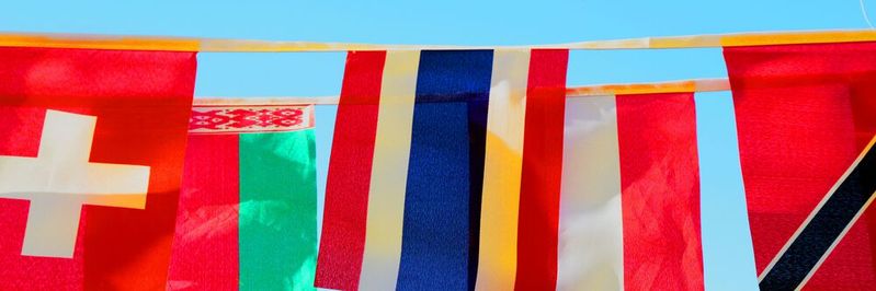 So wie es unterschiedliche Flaggen und Nationalitäten auf der Welt gibt, so muss es auch unterschiedliche Webauftritte geben. Website Lokalisierung lautet hier das magische Zauberwort. So wie es unterschiedliche Flaggen und Nationalitäten auf der Welt gibt, so muss es auch unterschiedliche Webauftritte geben. Website Lokalisierung lautet hier das magische Zauberwort.