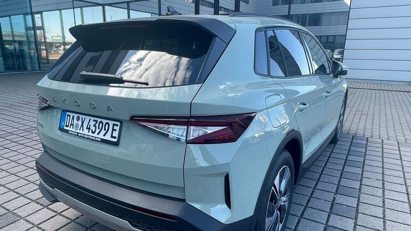 Das Kofferraumvolumen schrumpft im Vergleich zum großen Bruder auf 470 Liter, …  (Bild: Grimm – VCG)