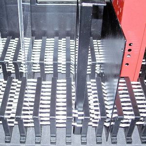 Beim sicheren Fixieren Abstand halten, ohne dass das zu transportierende Gut scheuert und Schaden nimmt.