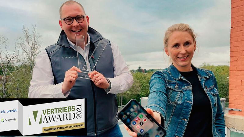 Die Senger-Gruppe aus Rheine gewann in der Kategorie Social Media. Die Autohausgruppe ermutigt ihre Mitarbeiter mit Kundenkontakt, eine eigene Community in den Social-Media-Kanälen aufzubauen, und schult sie entsprechend. Transporter-Neuwagenverkäufer Jan Staufenbiel ist das im Camper-Bereich vorbildlich gelungen. (Bild: Auto Senger)