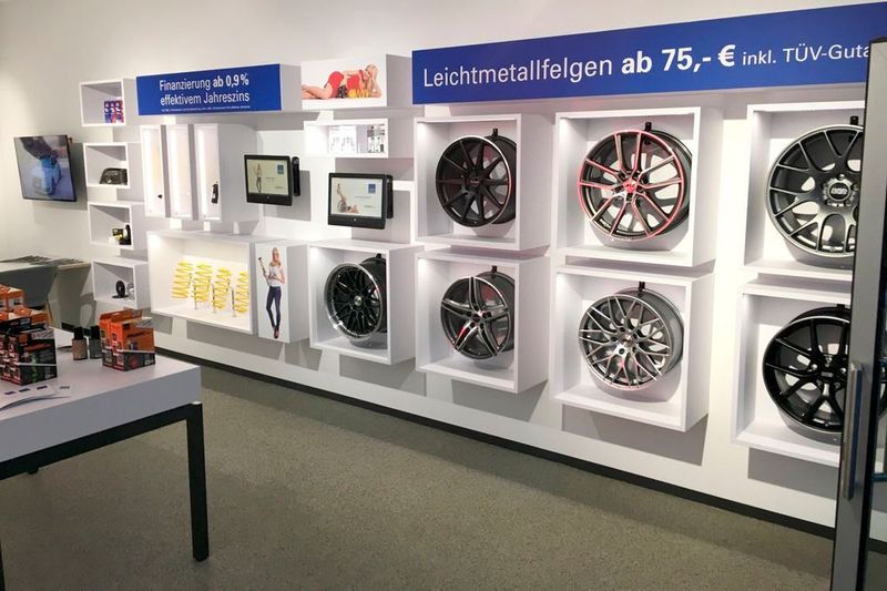 In der Ausstellung sind Tuningteile vom freien Markt, aber auch OE-Teile zu finden. (Alsto)