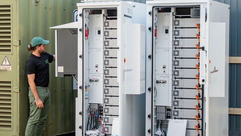 Two TESVOLT FORTON Battery Storage Systems Shave Peak Loads at the Pschorr-Bräurosl Festival Tent at Oktoberfest.(Source:  TESVOLT AG)