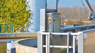 Räumerbrücken werden per Funk in den Netzwerkring eingebunden. (Phoenix Contact)