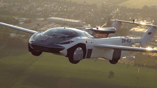Vielleicht schon bald mit dem Auto losfliegen: Der AirCar hat die Flugzulassung von der EASA erhalten. (Klein Vision)