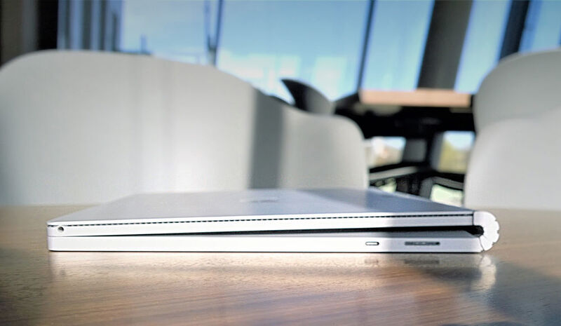 Ein Nachzügler auf dem deutschen Markt ist das Surface Book 2 15. Der USB-C-Port dient auch als Monitorausgang. (Vogel IT-Medien)