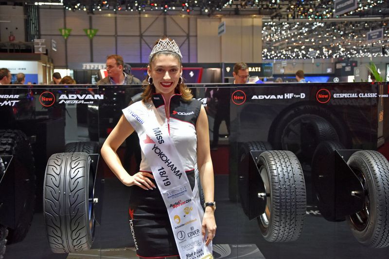 Beliebtes Fotomotiv: Miss Yokohama. (Simon / »kfz-betrieb«)