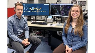 Gemeinsam mit ihrem Forschungsteam wollen Dr. Henning Ortkraß und Janina Niemeyer das Lightweaver-Mikroskop auf den Markt bringen. (Bild: Jana Haver)