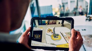 Liebherr AR Experience projiziert mithilfe von Augmented Reality (AR) digitale 3D-Daten in die reale Umgebung. (Stefan Groenveld)