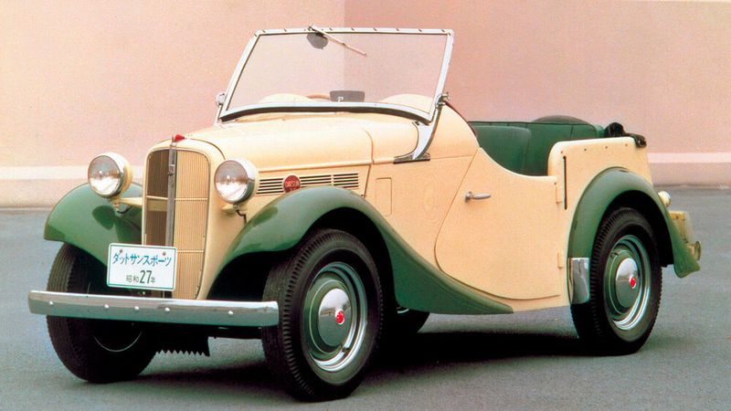 Als erster japanischer Roadster debütierte der Nissan DC-3 1952, mit dem Nissan beim ersten japanischen Straßenrennen an den Start ging. (Bild: Nissan)