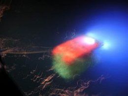 Die Bergung von Quest aus dem Wasser ist eine diffizile Aufgabe, die viel Fingerspitzengefühl und enge Zusammenarbeit zwischen Piloten und der Deck-Crew erfordert (Bild: MARUM − Zentrum für Marine Umweltwissenschaften, Universität Bremen)