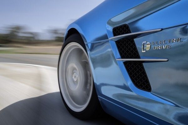 Der Mercedes-Benz SLS AMG Coupé Electric Drive - mit einer Gesamtleistung von 552 kW und einem maximalen Drehmoment von 1000 Nm der stärkste Elektro-Supersportwagen der Welt (Daimler AG)