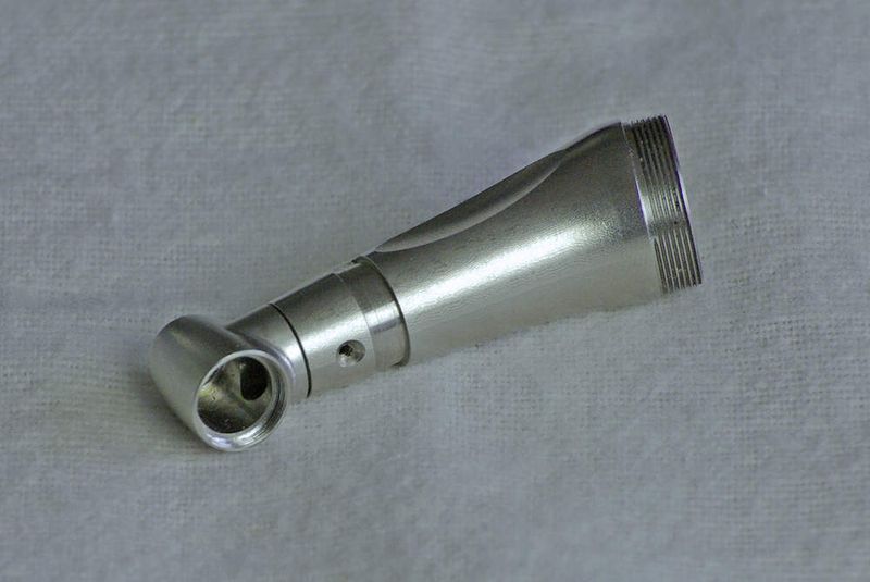 Lediglich aus zwei Teilen besteht der Zahnarztbohrer, der komplett auf einem Langdrehautomaten M16-V von Citizen gefertigt wurde. (Archiv: Vogel Business Media)