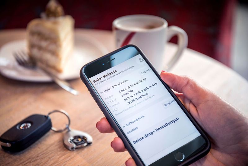 Ist die Ware zugestellt, wird der Adressat benachrichtigt. (Bild: Daimler)