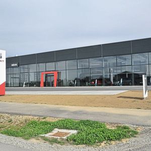 Das Autohaus Früchtl hat dort seinen zweiten Standort eröffnet.(Bild:  Früchtl)