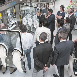 Live die neuesten Trends erlebt: Besuchergruppen erhielten Einblicke in den pharmazeutischen Maschinenbau.
