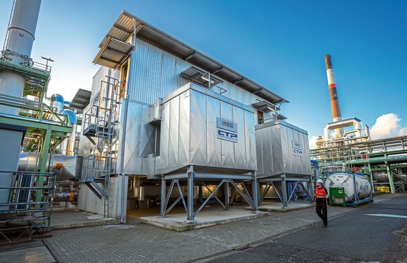 Lachgasreduktionsanlage am Standort Lillo/Antwerpen. Die Anlage senkt die Emissionen am Standort um 150.000 Tonnen CO2e pro Jahr. (Lanxess)
