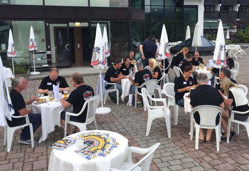 So eine heiße Motorradausfahrt macht Hunger. (Foto: Stephan Maderner)