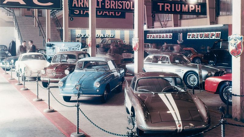 Auf dem Genfer Automobilsalon präsentierte Abarth schon in den 1950er Jahren seine giftigen Sportler mit dem Logo des Skorpions. (Bild: Abarth_Stellantis )