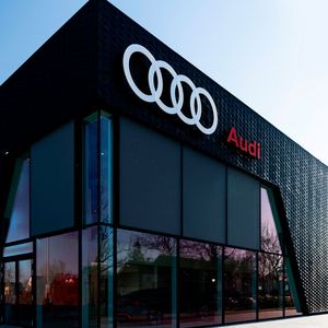 Audi hat in München-Trudering einen neuen Flagship-Store eröffnet.(Bild:  Audi)