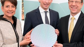 Neue Infineon-Halbleiterfabrik: Österreichs Bundeskanzler Sebastian Kurz, Dr. Reinhard Ploss, Vorstandsvorsitzender von Infineon, und Dr. Sabine Herlitschka, Vorstandsvorsitzende von Infineon Austria, stellten das Projekt in Wien vor.  (Infineon)