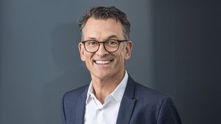 Alexander Pollich, bisher Vorsitzender der Geschäftsführung von Porsche Deutschland, wird voraussichtlich ab September für das Geschäft der Luxusmarke auf dem chinesischen Markt zuständig sein. Einen Nachfolger, der das Geschäft auf dem Heimatmarkt lenkt, muss Porsche noch finden. (Bild: Porsche AG)