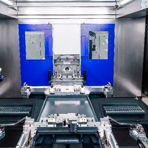 Benz Tooling 5-axis heads in a WH 10000 5-axis machining center from August Wenzler Maschinenbau, a company of the Heller Group. The fourth and fifth axes are housed in the 5-axis head, allowing both units to operate with a high degree of freedom of movement.(Source:  Benz Tooling)